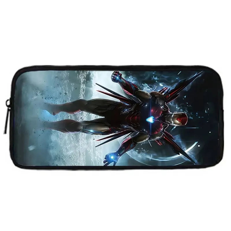 Avengers Iron Man Federmäppchen - Hängende Rüstung Schneebedeckter Strand