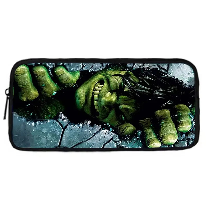 Hulk Etui – Aufbrechendes Gesicht aus der rissigen Steinwand