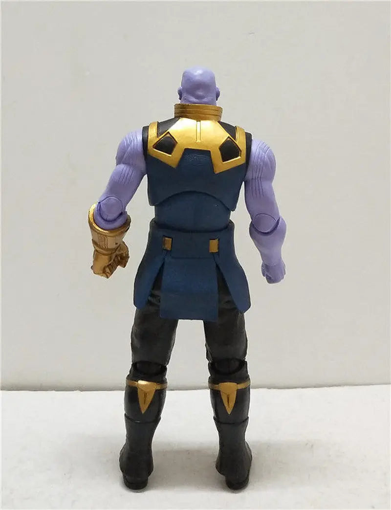 Figur Thanos beweglich – Infinity Gauntlet Schreibtischdekoration