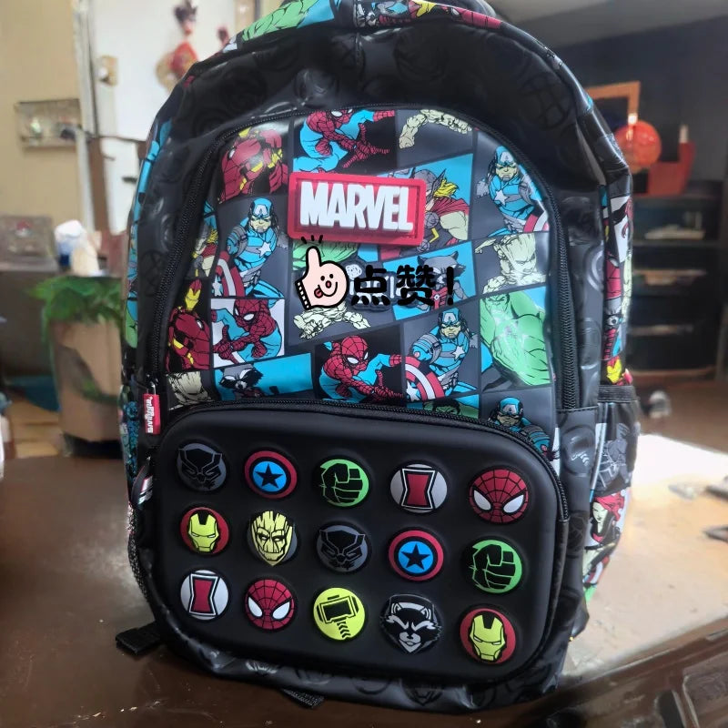 Marvel Multi-Helden Rucksack – Abnehmbare Avengers-Anstecker
