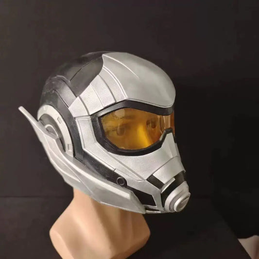 Stature-Helm (Cassie Lang) – Silber und Schwarz mit gelber Scheibe