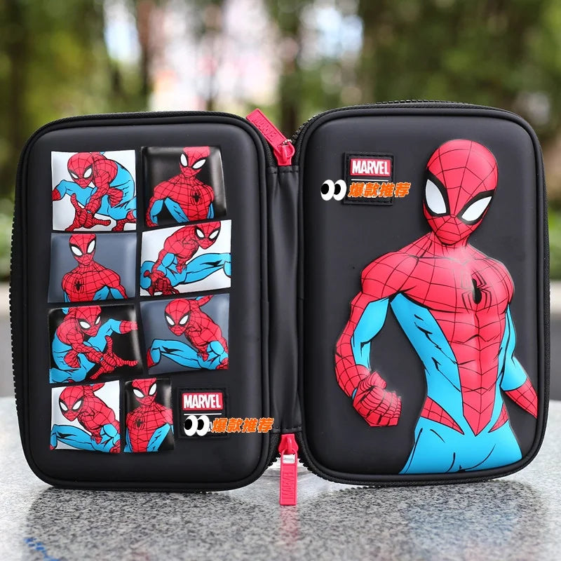 Marvel Multi-Helden Rucksack – Abnehmbare Avengers-Anstecker