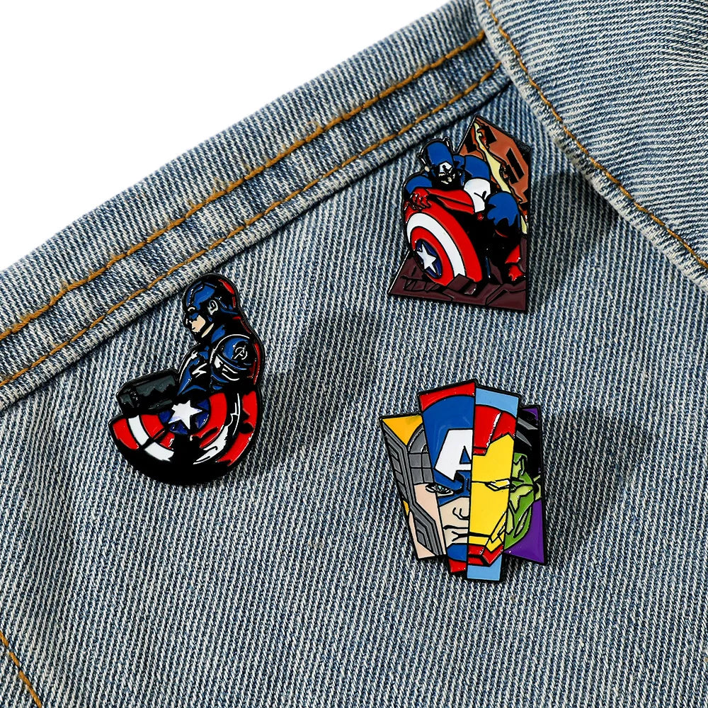 Avengers Multi-Charakter Abzeichen - Fragmentierte Gesichter Anstecker