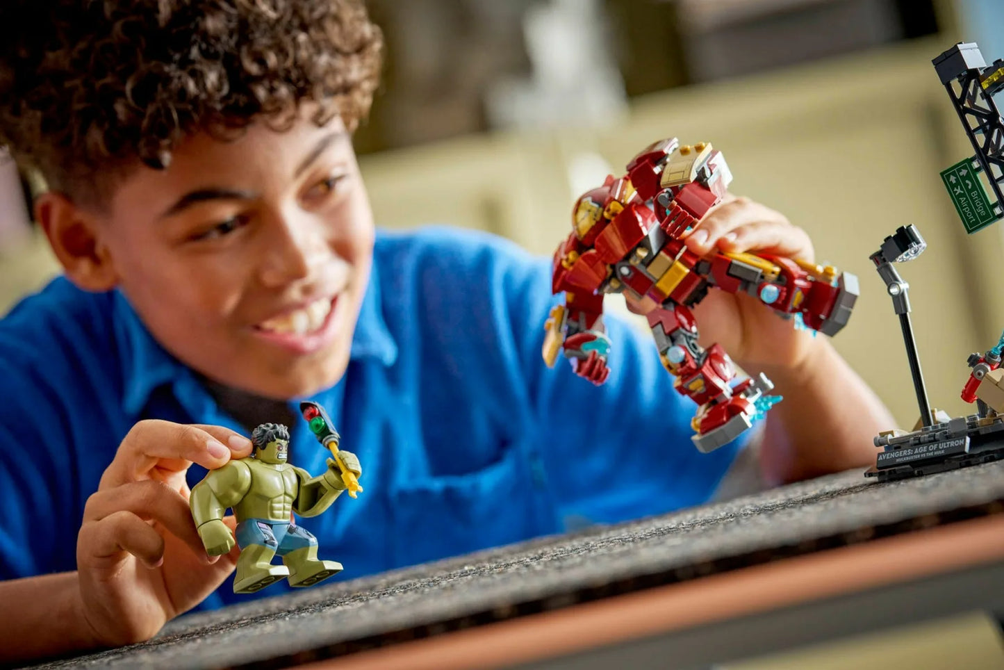 LEGO Marvel 76343 – Hulkbuster gegen Hulk, epischer Kampf, 413 Teile