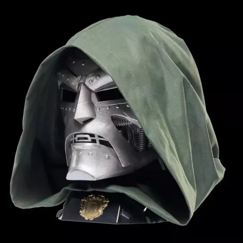 Doctor Doom Maske - Silberner Kunstharzhelm mit Umhang