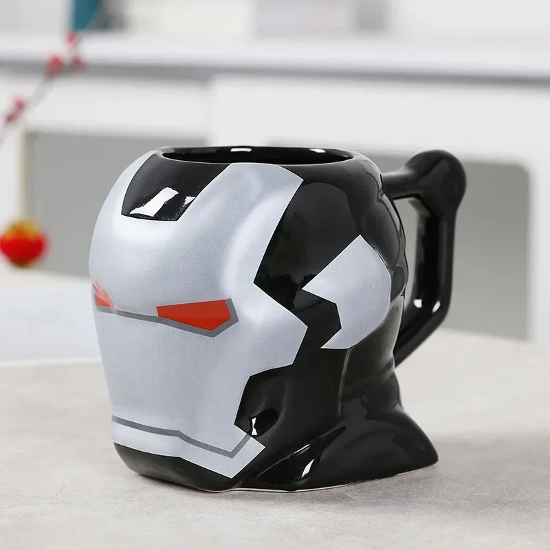 3D-Keramiktasse War Machine – Helm Grau Rot
