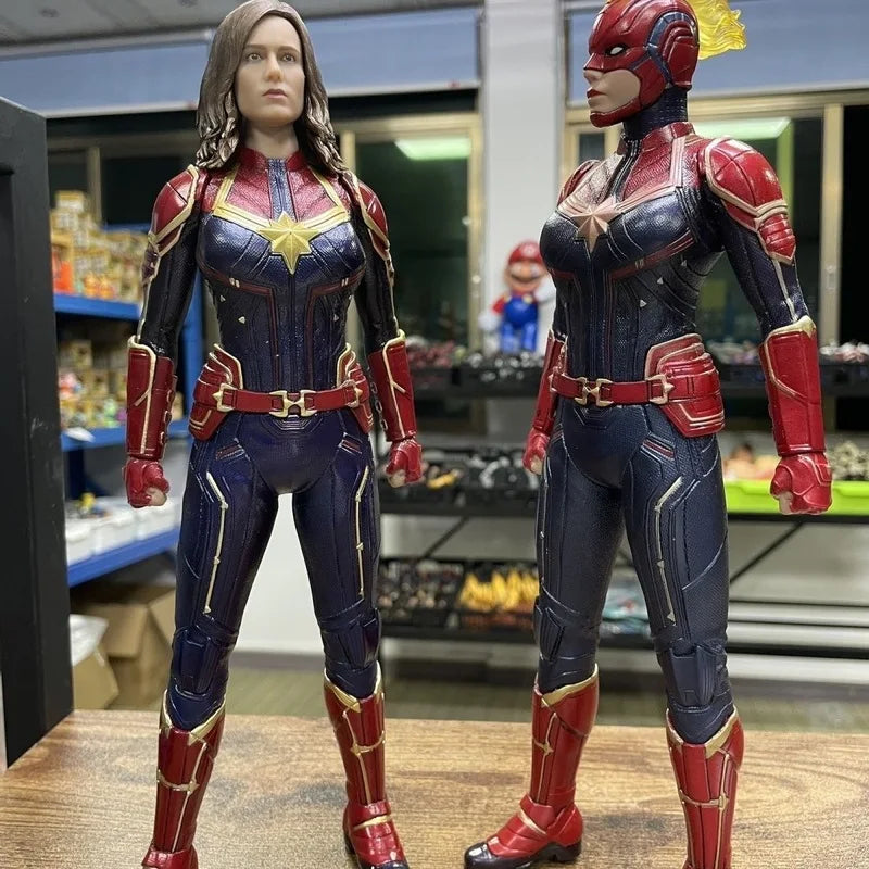 Sammelfigur 1/6 Captain Marvel - Rote Helmmaske
