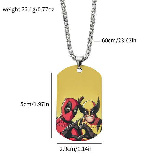 Militärhunde-Marken-Halskette Deadpool & Wolverine – Herz Hände Gelber Hintergrund