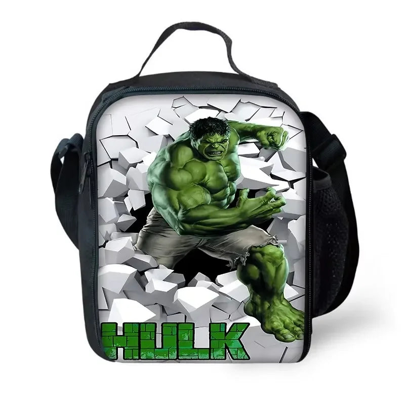 Hulk-Lunchbag – ganzer Körper durchbricht rissige weiße Wand