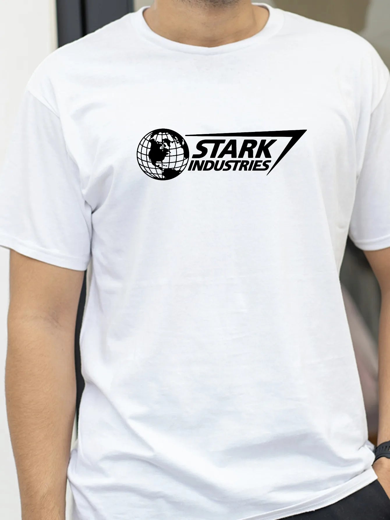 T-Shirt Stark Industries – Logo Schwarz Oversize