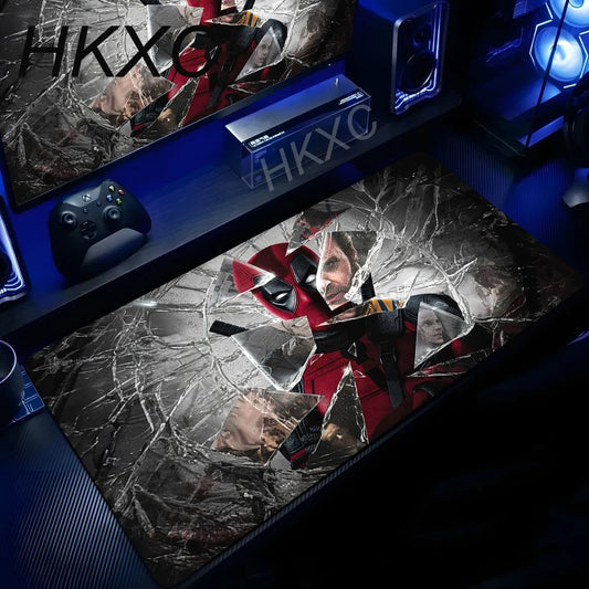Marvel Deadpool Mauspad - Collage mit zerbrochenem Spiegel