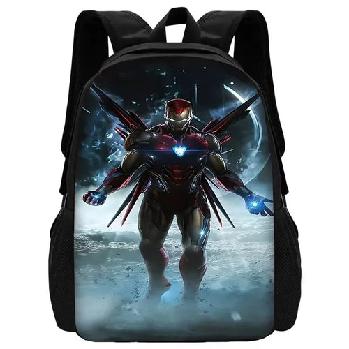 Avengers Iron Man Rucksack – Ausgebreitete Flügel, verschneiter Hintergrund