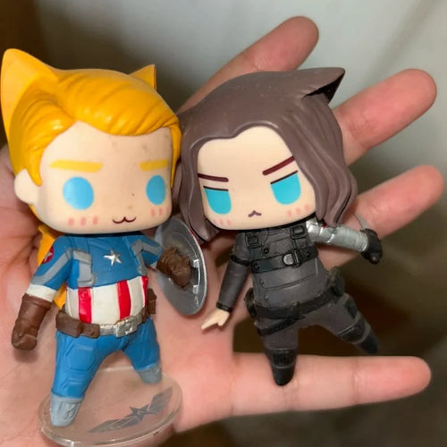 Chibi-Figuren Captain America und Bucky Barnes – Schreibtisch-Deko