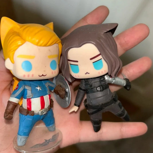 Chibi-Figuren Captain America und Bucky Barnes – Schreibtisch-Deko