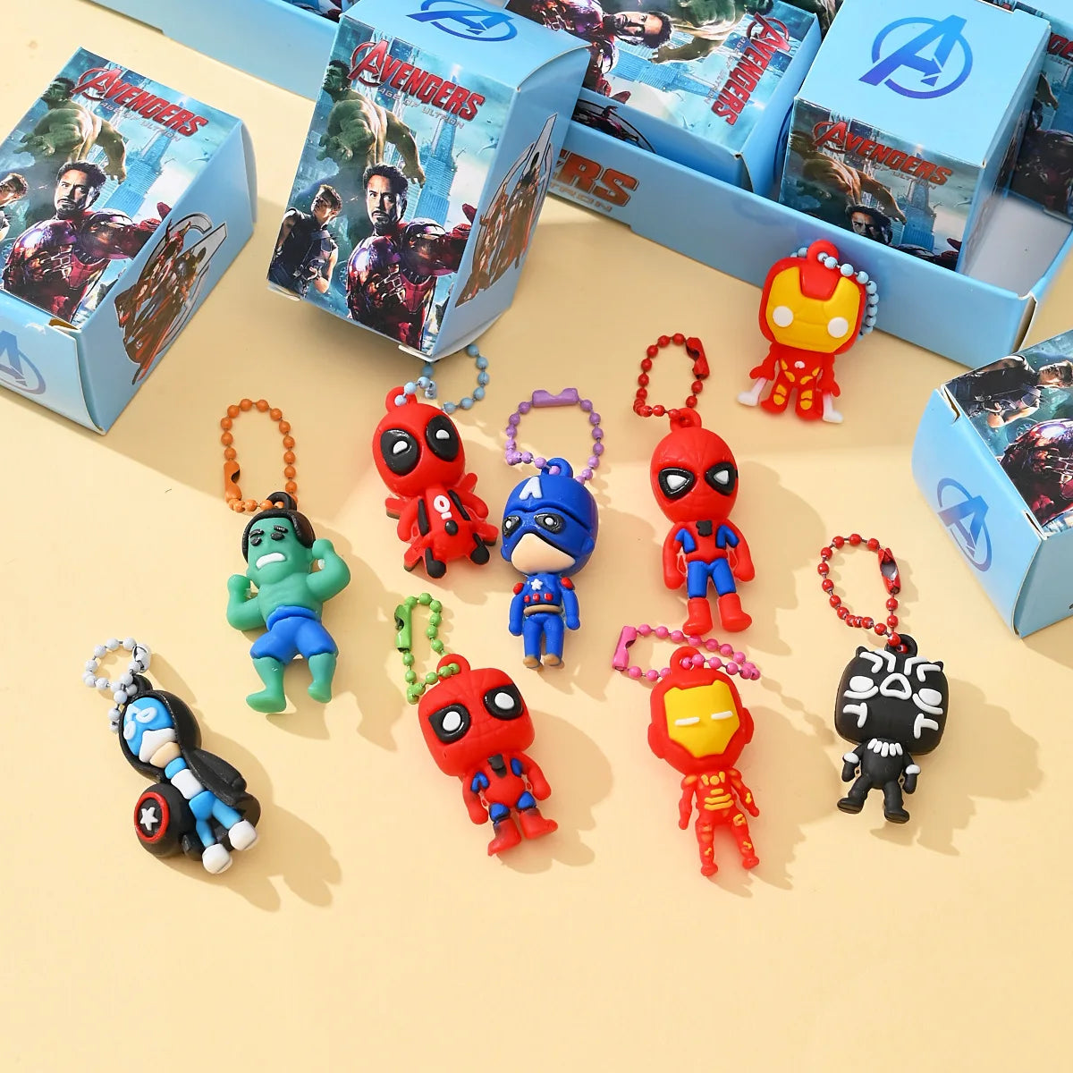 Blind Box Schlüsselanhänger Silikon Avengers - 24 Stück Packung