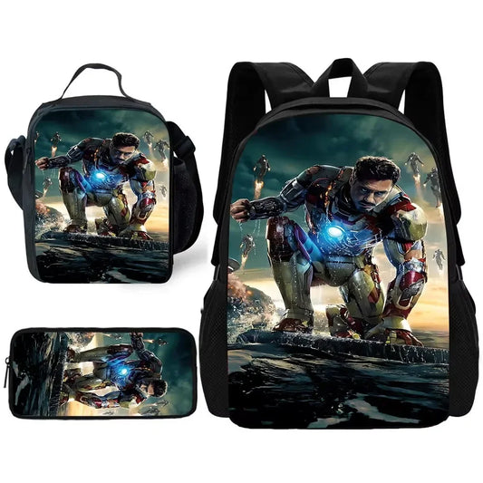 Set Federmäppchen Avengers Iron Man - Kauernd, Gesicht unbedeckt